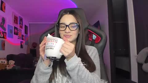 Snapshot of julidavila chatting on 11, 2, 2026 Jeimy Help me to reach 100 thumbs up online show from 11, 2, 2026