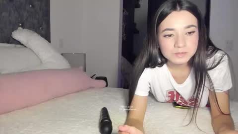 Snapshot of julidavila chatting on 12, 3, 2026 Jeimy Help me to reach 100 thumbs up online show from 12, 3, 2026