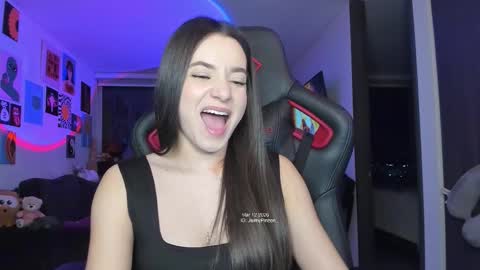 Snapshot of julidavila chatting on 13, 3, 2026 Jeimy Help me to reach 100 thumbs up online show from 13, 3, 2026