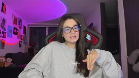 Snapshot of julidavila chatting on 14, 3, 2026 Jeimy Help me to reach 100 thumbs up online show from 14, 3, 2026