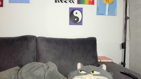 Jeimy Help me to reach 100 thumbs up online show from 29, 6, 2026