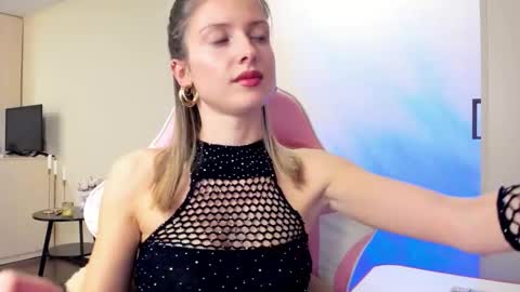 Julie online show from 7, 10, 2025