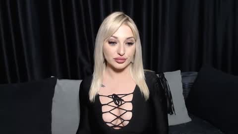 julia online show from 16, 12, 2024