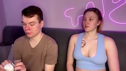 Julie and Thomas online show from 3, 12, 2025