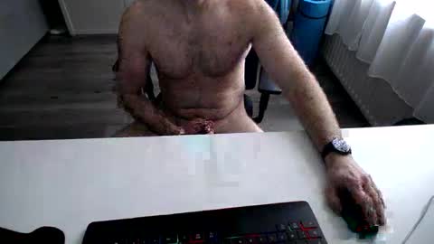 Snapshot of julienneedyou chatting on 24, 11, 2025 julienneedyou online show from 24, 11, 2025