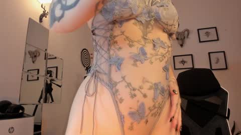 juliet_sourire online show from 23, 1, 2025