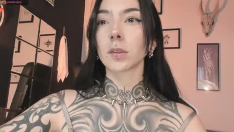 juliet_sourire online show from 13, 5, 2026