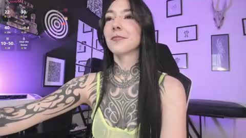 juliet_sourire online show from 17, 7, 2026