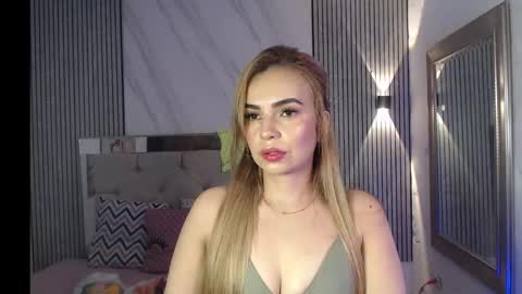julieta__fox_ online show from 19, 10, 2025