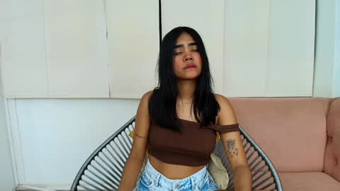 Juli online show from 6, 1, 2025