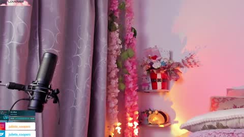 Snapshot of julieta_cooper20 chatting on 9, 1, 2025 Juli online show from 9, 1, 2025