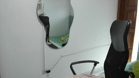 Snapshot of julieta_star69 chatting on 6, 10, 2025 julieta_star69 online show from 6, 10, 2025