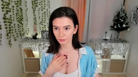 Julieta or Jully online show from 18, 12, 2025