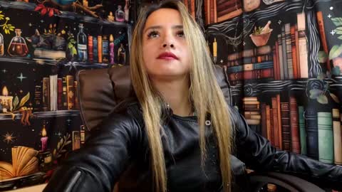 Julietta Jackson online show from 3, 1, 2025