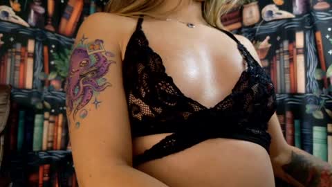 Julietta Jackson online show from 30, 1, 2025