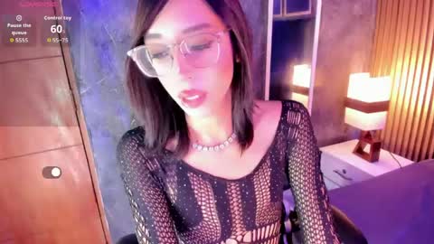 Snapshot of julietta_fox chatting on 18, 4, 2026 J U L L I E T A F O X online show from 18, 4, 2026