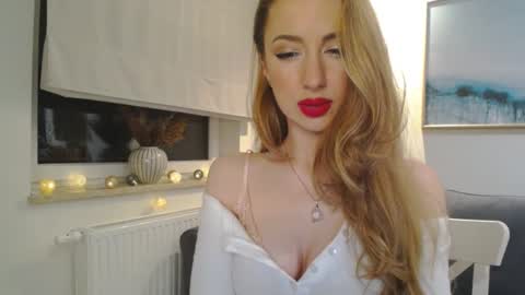 JulietteSensual online show from 16, 2, 2025