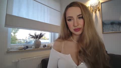 JulietteSensual online show from 19, 10, 2025