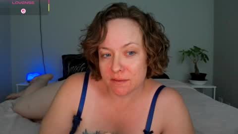 Juli Monroe online show from 27, 4, 2026