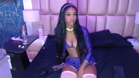 julitpink online show from 5, 10, 2025