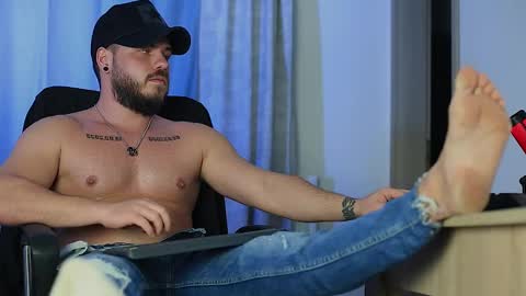 JULiUS   online show from 3, 1, 2025