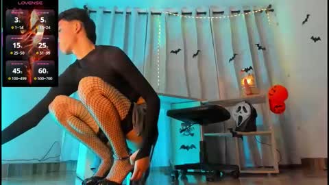 Snapshot of jullian_ricci chatting on 28, 10, 2025 jullian online show from 28, 10, 2025