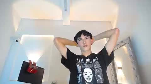 jullian online show from 23, 4, 2026