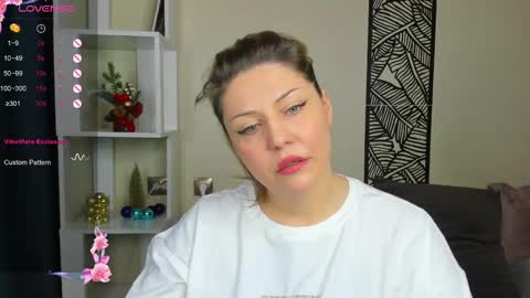 Snapshot of jully_rox chatting on 8, 12, 2024 Jully online show from 8, 12, 2024