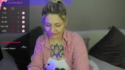 Snapshot of jully_rox chatting on 9, 2, 2025 Jully online show from 9, 2, 2025