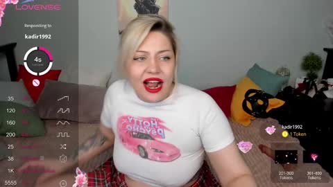 Snapshot of jully_rox chatting on 17, 2, 2025 Jully online show from 17, 2, 2025