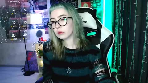 Baroness Von Cringe online show from 12, 4, 2026