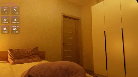 Hloya online show from 2, 12, 2025