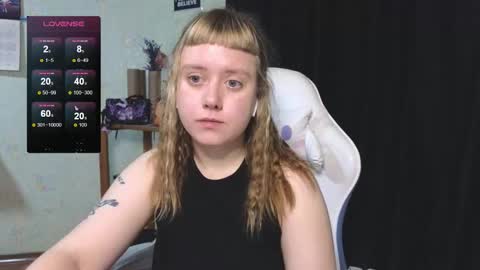 Snapshot of june_shy0 chatting on 5, 11, 2025 June online show from 5, 11, 2025