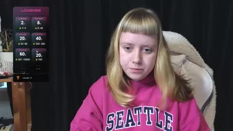 Snapshot of june_shy0 chatting on 22, 11, 2025 June online show from 22, 11, 2025