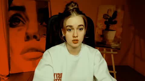 junewoods online show from 24, 4, 2026