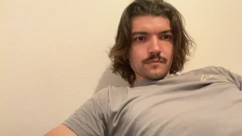 just_a_guy_with_a_big_cock online show from 19, 6, 2026