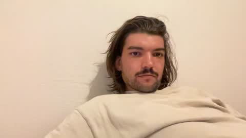 just_a_guy_with_a_big_cock online show from 25, 7, 2026