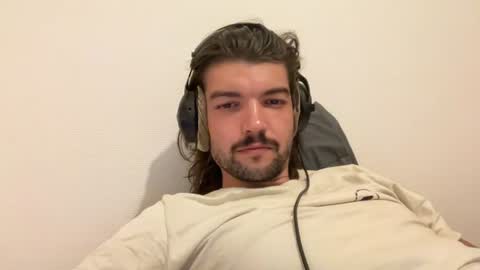 just_a_guy_with_a_big_cock online show from 31, 7, 2026