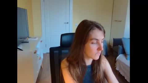 Snapshot of just_be_here chatting on 13, 11, 2025 Dary online show from 13, 11, 2025