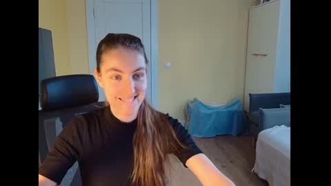 Snapshot of just_be_here chatting on 20, 11, 2025 Dary online show from 20, 11, 2025