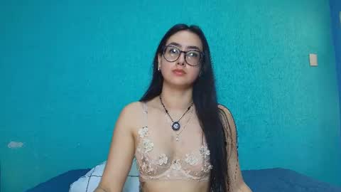 Snapshot of just_isa chatting on 20, 6, 2026 Isa y Luci online show from 20, 6, 2026