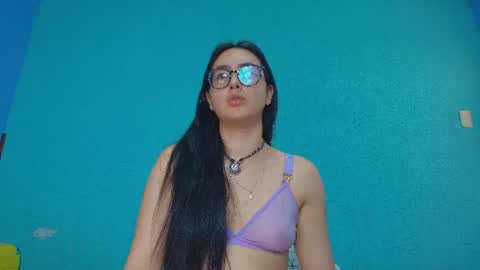 Snapshot of just_isa chatting on 23, 6, 2026 Isa y Luci online show from 23, 6, 2026