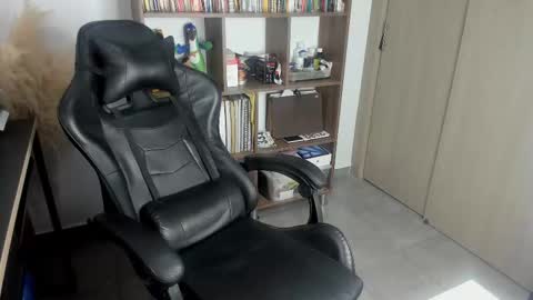 know me online show from 17, 10, 2025