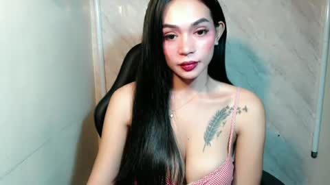 justhewayouare21 online show from 23, 6, 2026