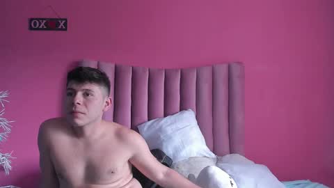 JUSTIN Y JAZMIN online show from 9, 1, 2025