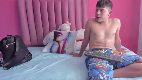 JUSTIN Y JAZMIN online show from 13, 1, 2025