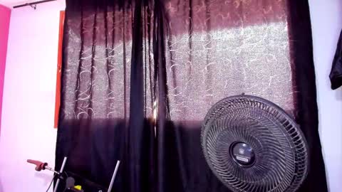 JUSTIN Y JAZMIN online show from 15, 1, 2026