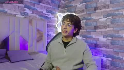  justin  online show from 8, 3, 2026