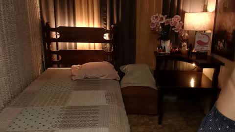 justine_hunk online show from 14, 1, 2025