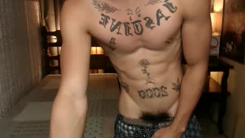 justine_hunk online show from 8, 3, 2025
